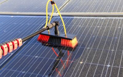 L’importance du nettoyage régulier des panneaux solaires pour maximiser la production d’énergie